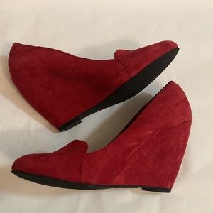Red Attention Size 7